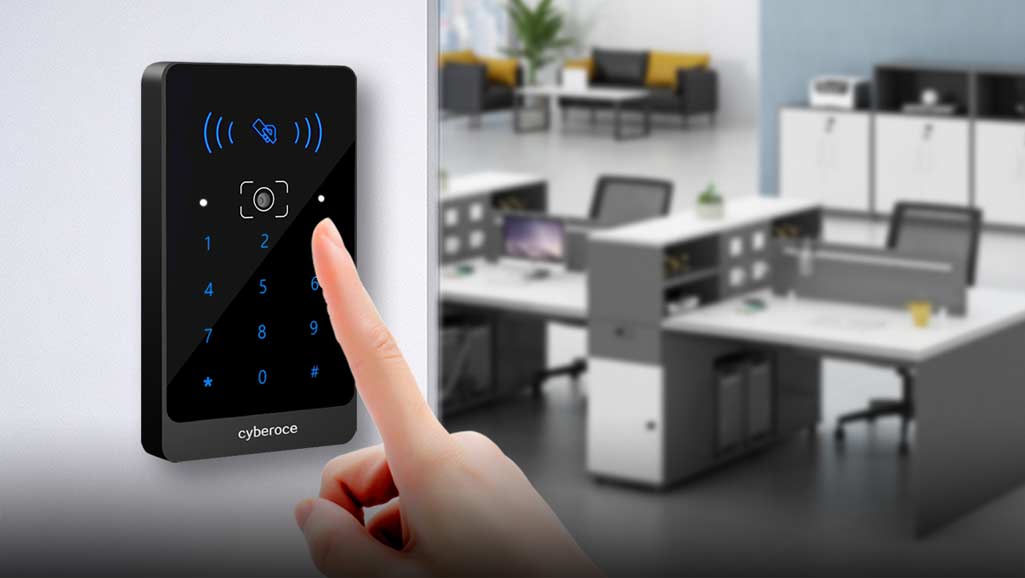Cyberoce C5 QR code access reader with password unlock, showing keypad entry access interaction