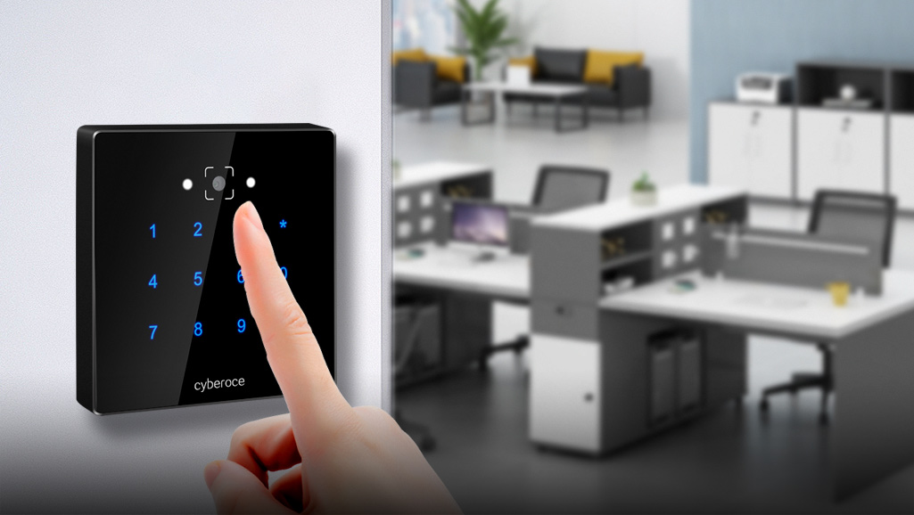 Cyberoce C6 QR code access reader with password unlock, showing keypad entry access interaction